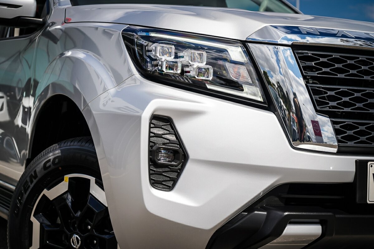 Nissan Navara image 2