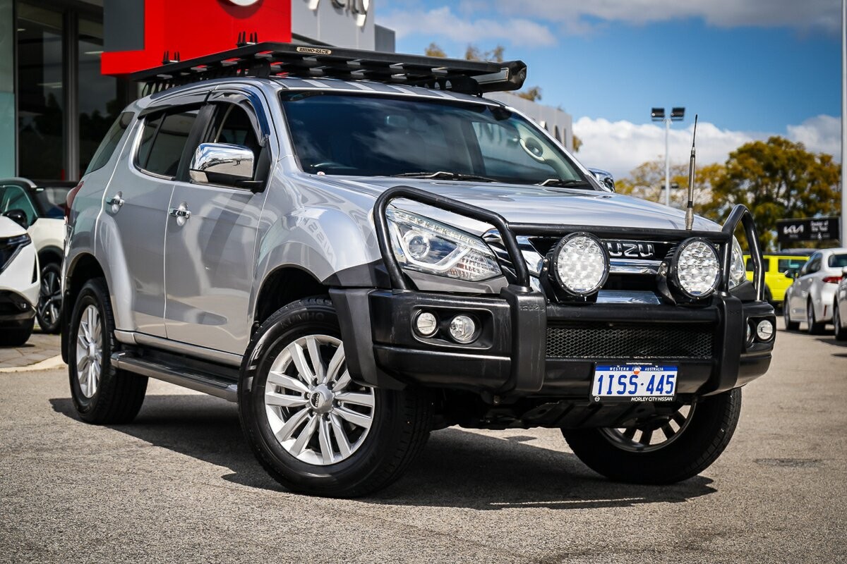 Isuzu Mu-x image 1