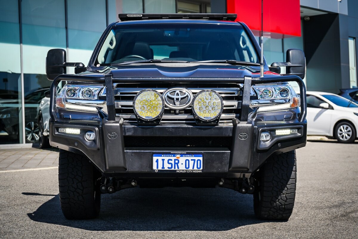 Toyota Landcruiser image 3