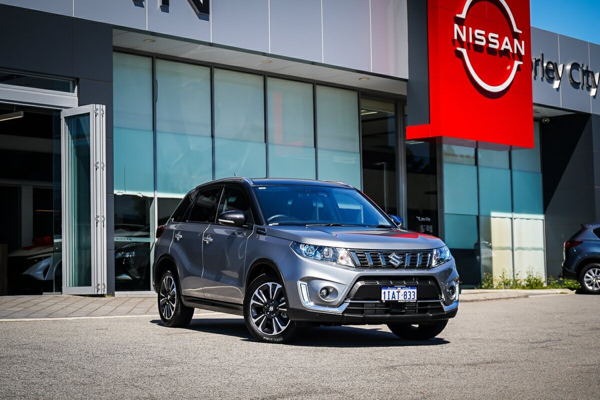 Suzuki Vitara image 2