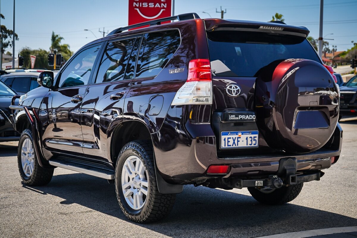 Toyota Landcruiser Prado image 4