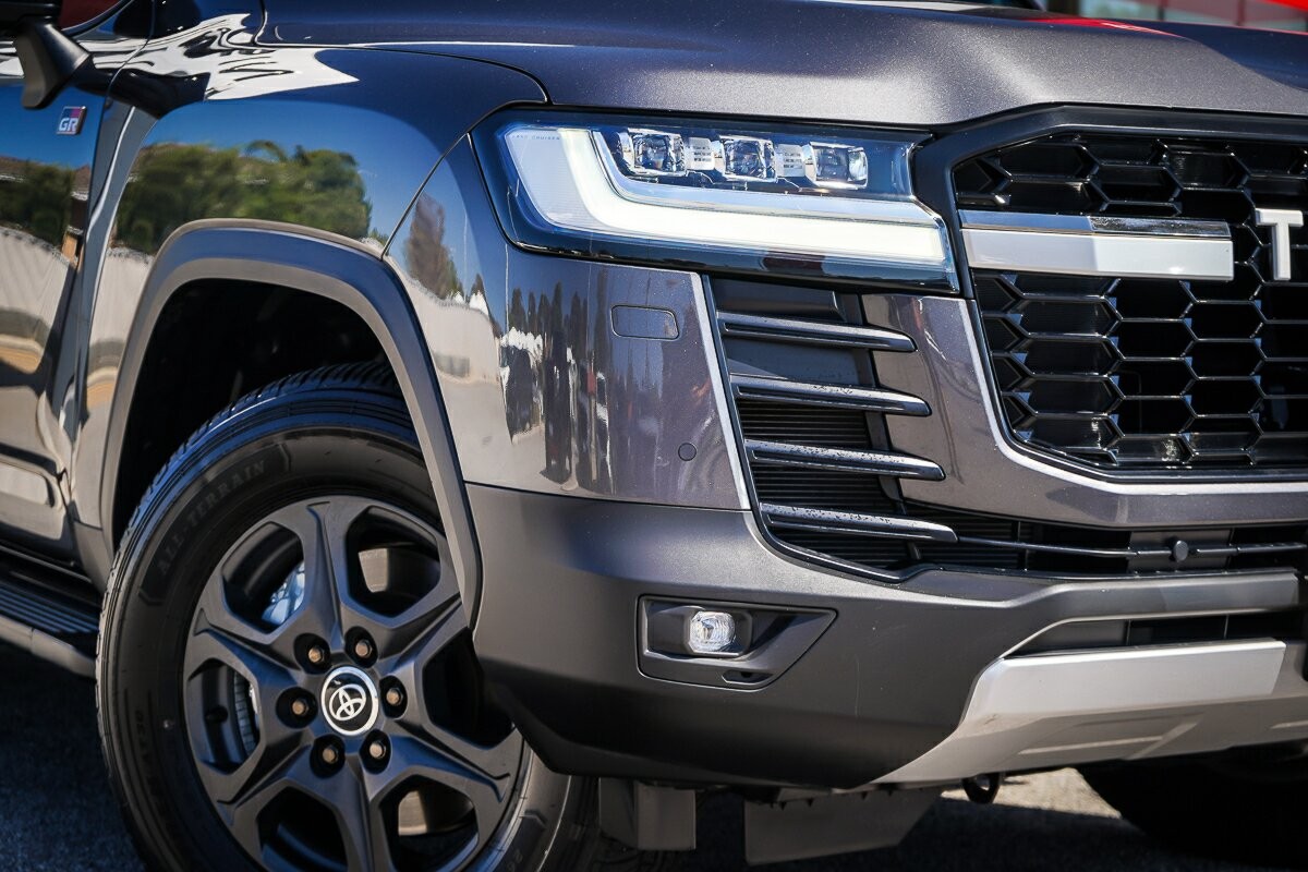 Toyota Landcruiser image 3