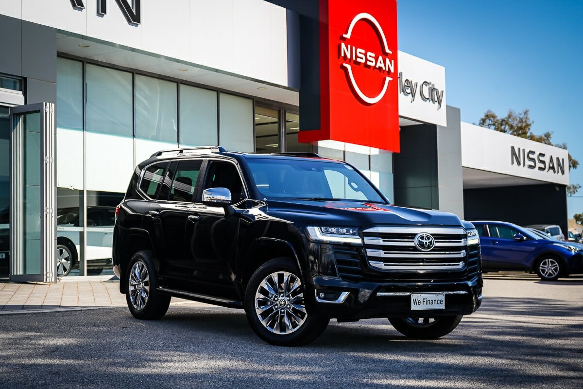 Toyota Landcruiser image 2