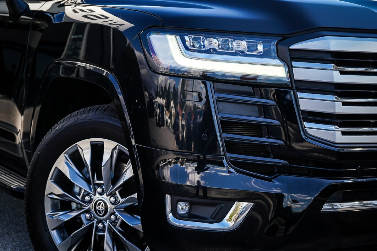 Toyota Landcruiser image 3