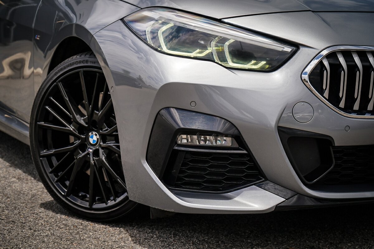 BMW 2 Series image 2