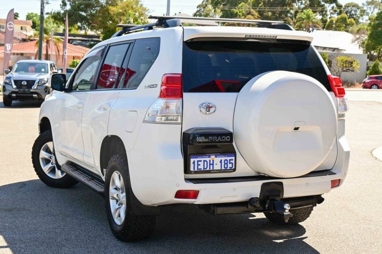 Toyota Landcruiser Prado image 3