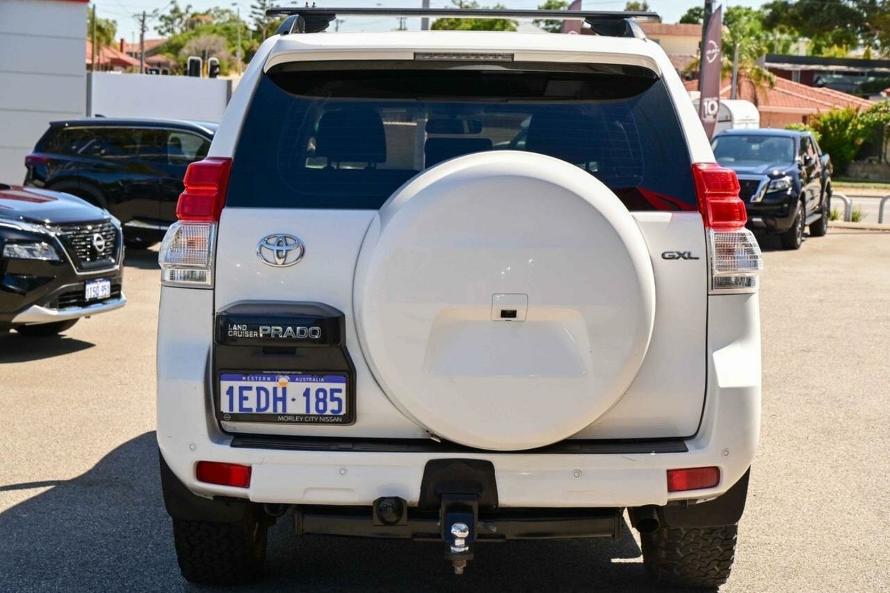 Toyota Landcruiser Prado image 4