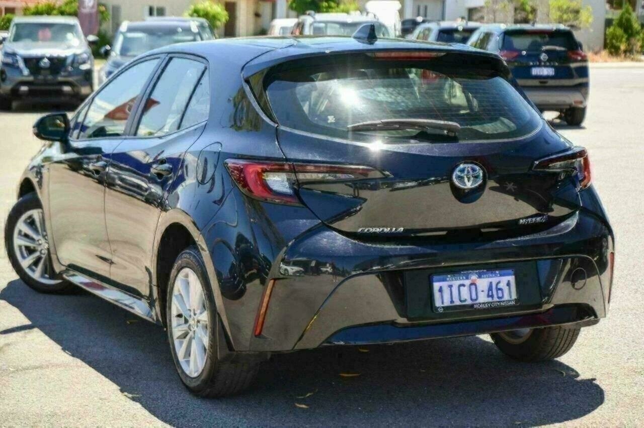 Toyota Corolla image 3