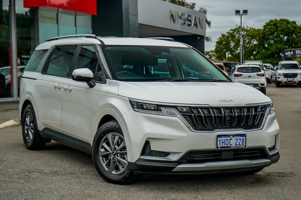 Kia Carnival image 1