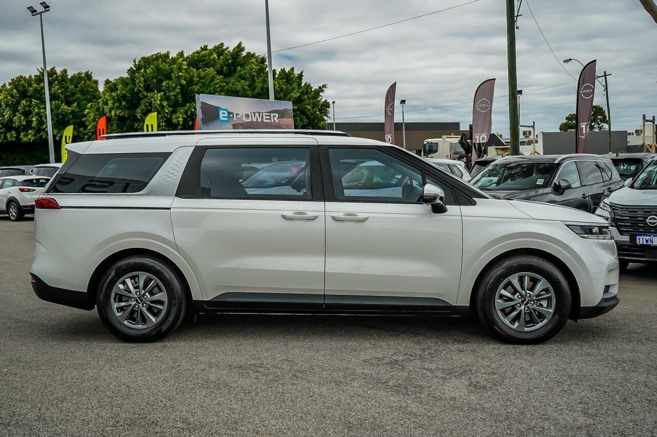 Kia Carnival image 4