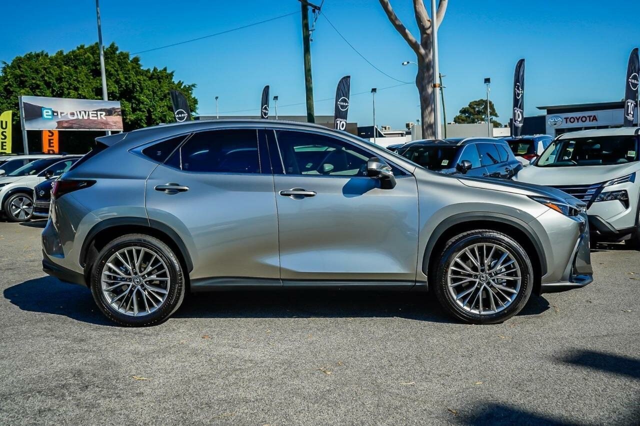 Lexus Nx image 4