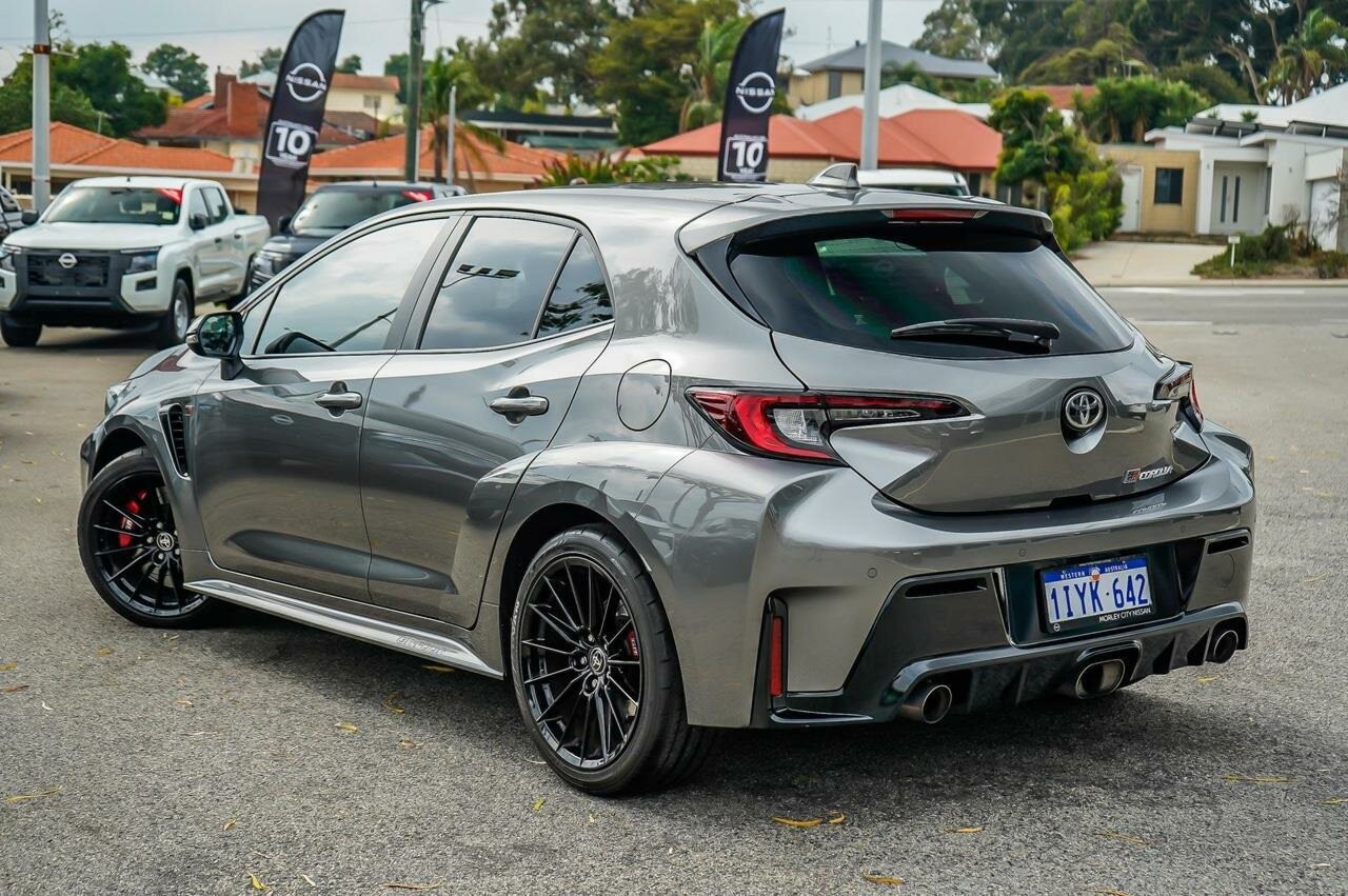 Toyota Corolla image 2