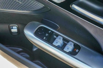 https://vehicle-cdn.autoleague.cloud/16973_41012032_23.jpg