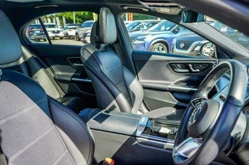 https://vehicle-cdn.autoleague.cloud/16973_41012032_9.jpg
