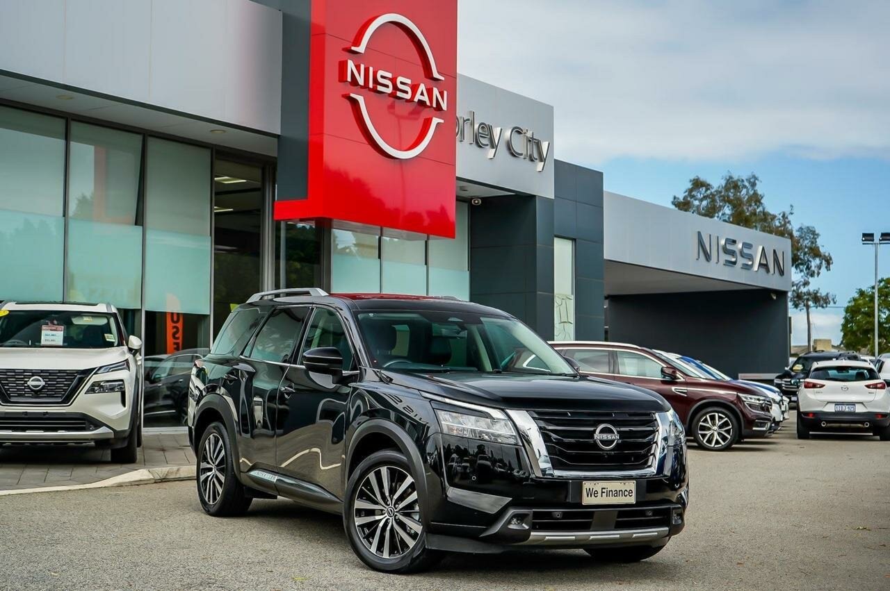 Nissan Pathfinder image 2