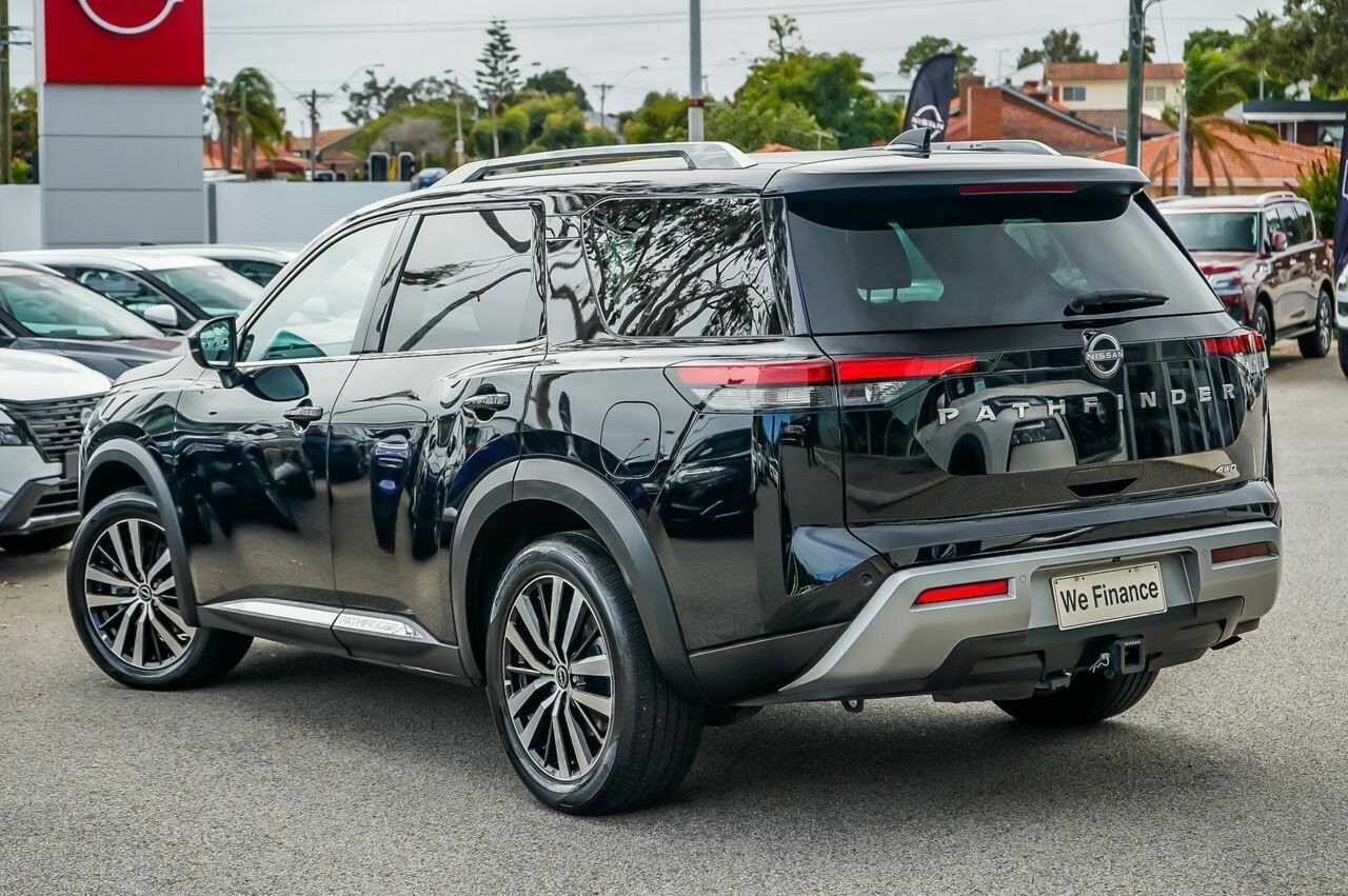 Nissan Pathfinder image 3