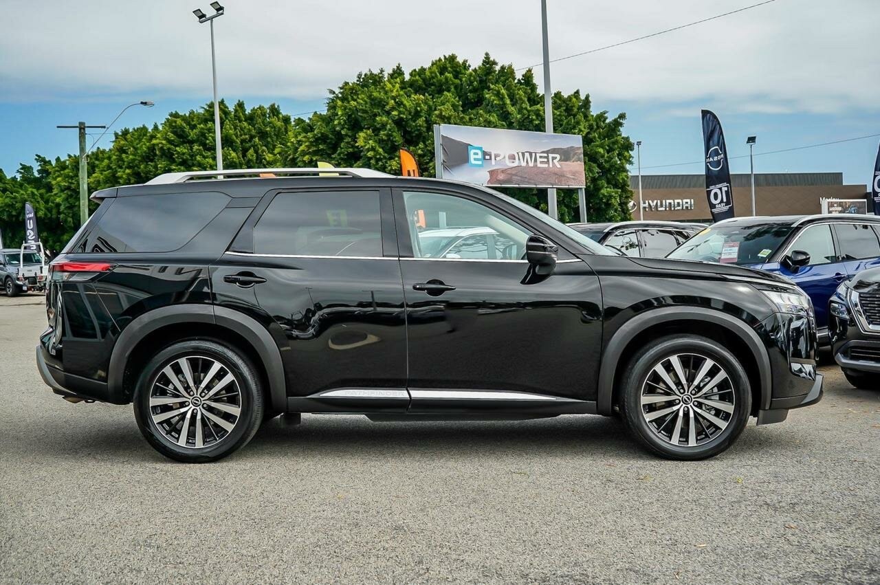 Nissan Pathfinder image 4