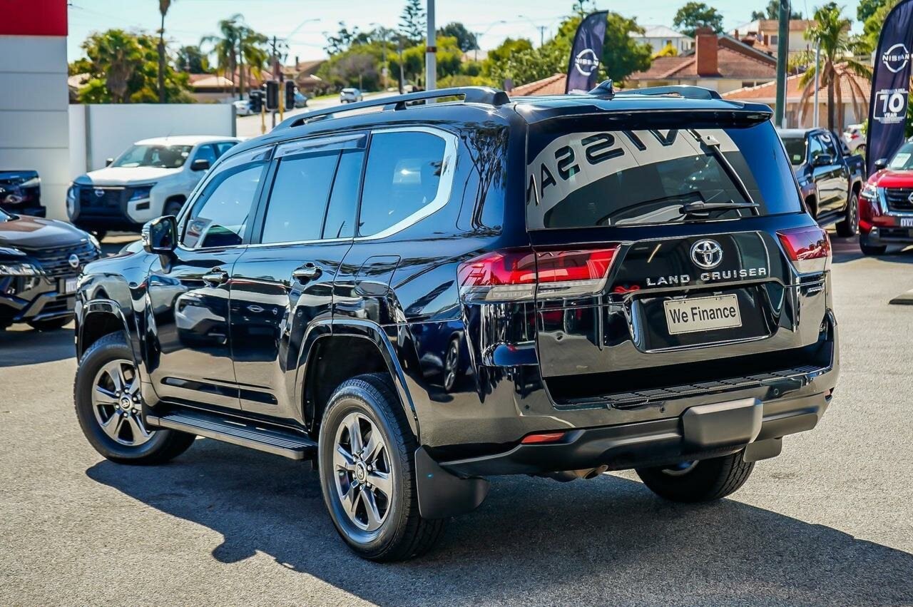 Toyota Landcruiser image 3