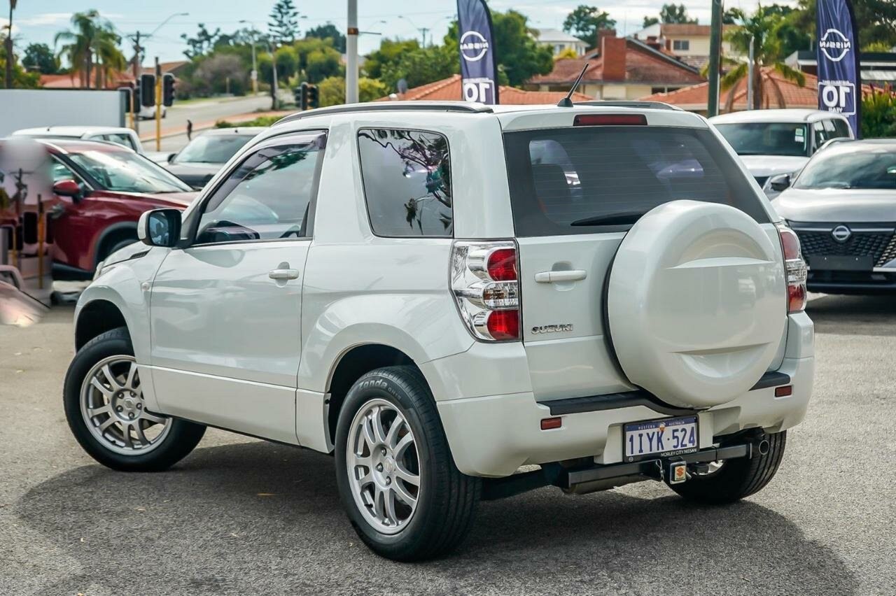 Suzuki Grand Vitara image 3