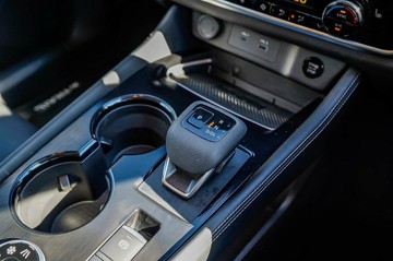 https://vehicle-cdn.autoleague.cloud/16973_41012171_11.jpg