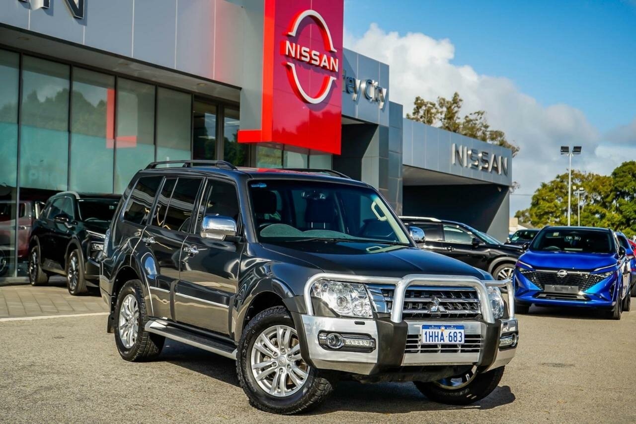 Mitsubishi Pajero image 2
