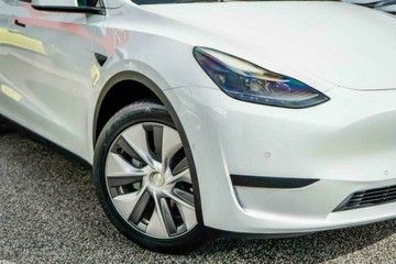 https://vehicle-cdn.autoleague.cloud/16973_41012372_13.jpg