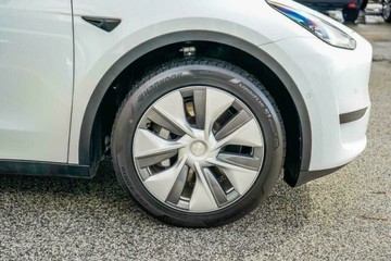 https://vehicle-cdn.autoleague.cloud/16973_41012372_14.jpg