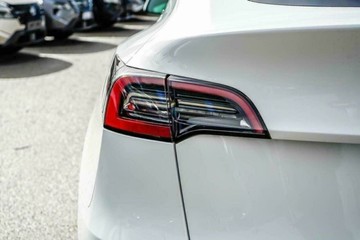 https://vehicle-cdn.autoleague.cloud/16973_41012372_16.jpg