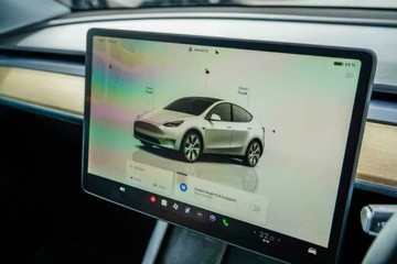 https://vehicle-cdn.autoleague.cloud/16973_41012372_18.jpg
