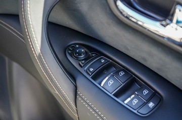 https://vehicle-cdn.autoleague.cloud/16973_41012468_22.jpg