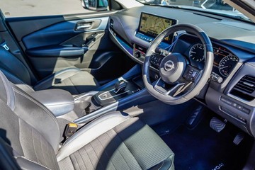 https://vehicle-cdn.autoleague.cloud/16973_41012469_18.jpg