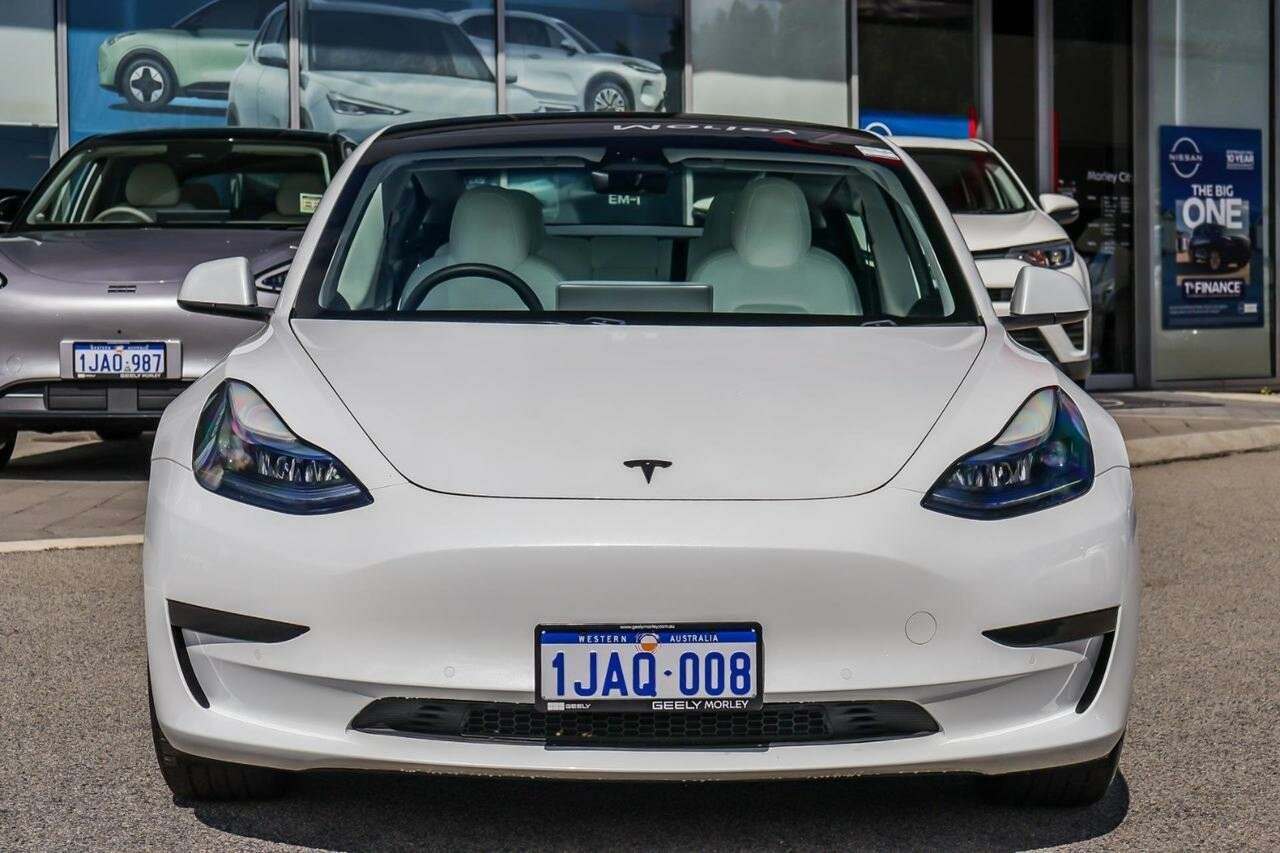 Tesla Model 3 image 4