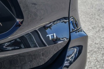 https://vehicle-cdn.autoleague.cloud/16973_41012530_10.jpg