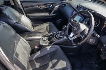 https://vehicle-cdn.autoleague.cloud/16973_41012530_18.jpg