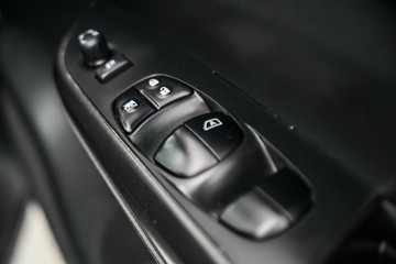 https://vehicle-cdn.autoleague.cloud/16973_41012535_18.jpg