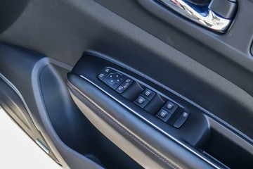 https://vehicle-cdn.autoleague.cloud/16973_41012551_16.jpg