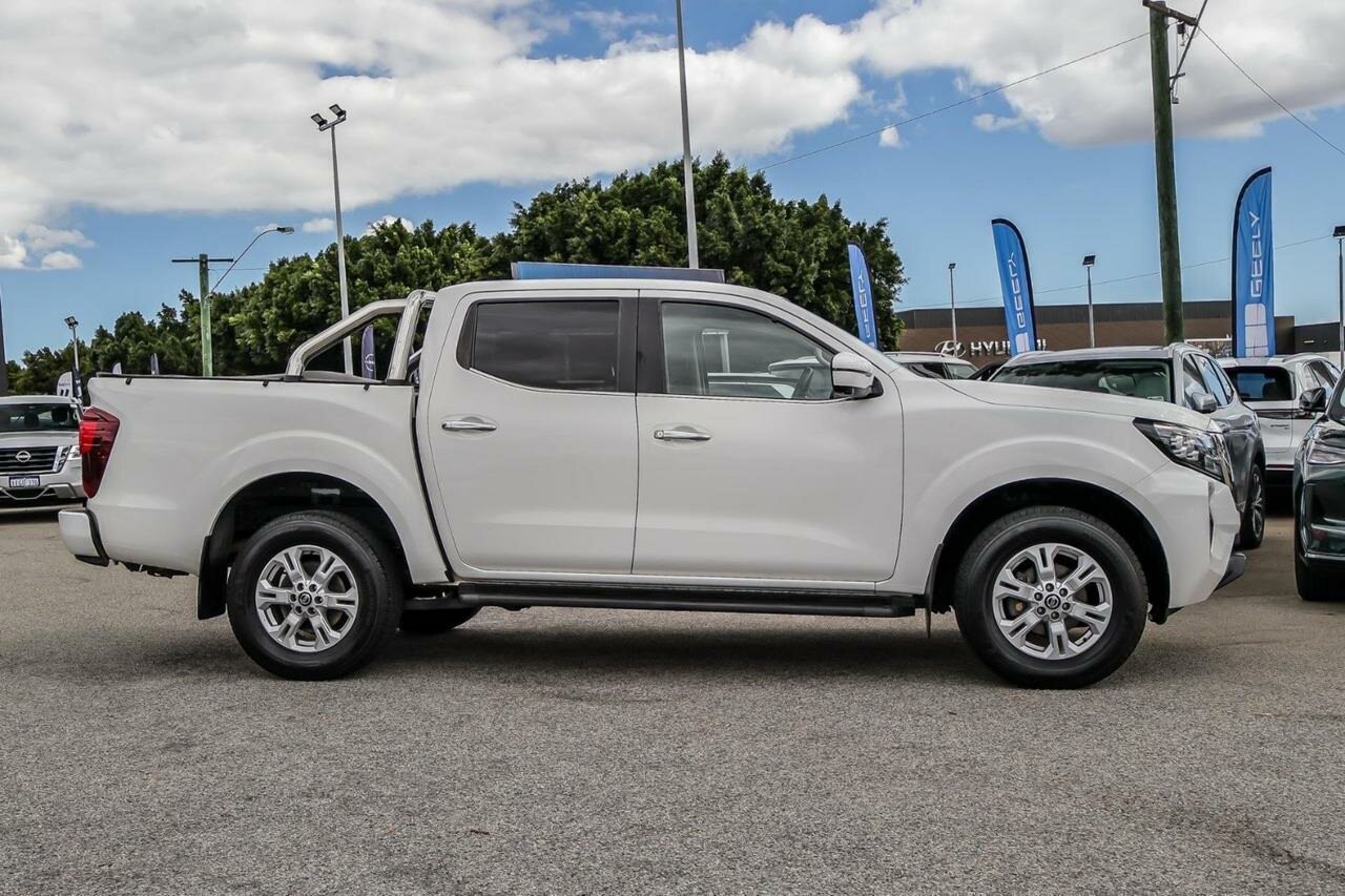 Nissan Navara image 4