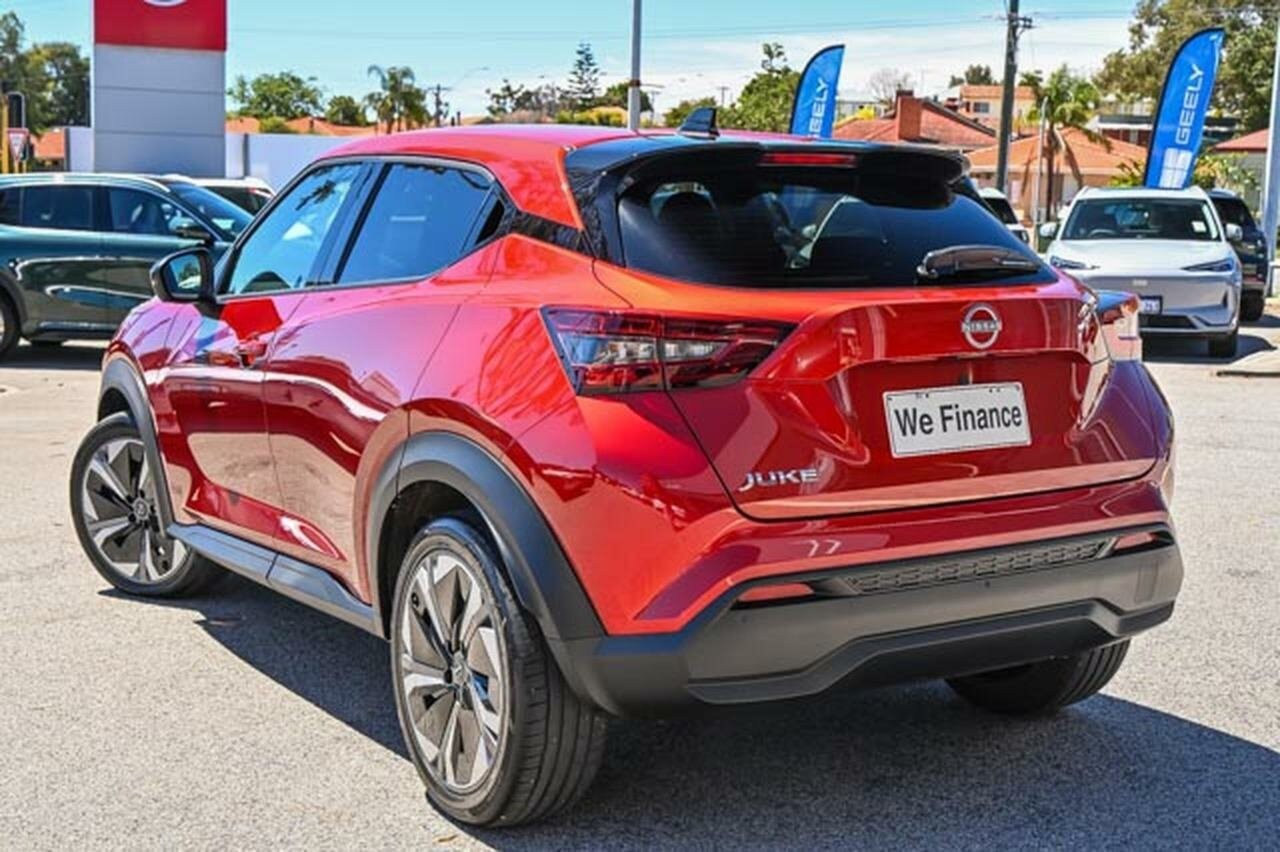 Nissan Juke image 4
