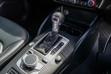 https://vehicle-cdn.autoleague.cloud/16973_41012725_12.jpg