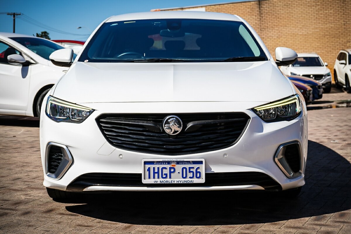 Holden Commodore image 4