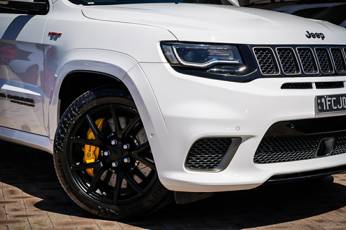 Jeep Grand Cherokee image 2