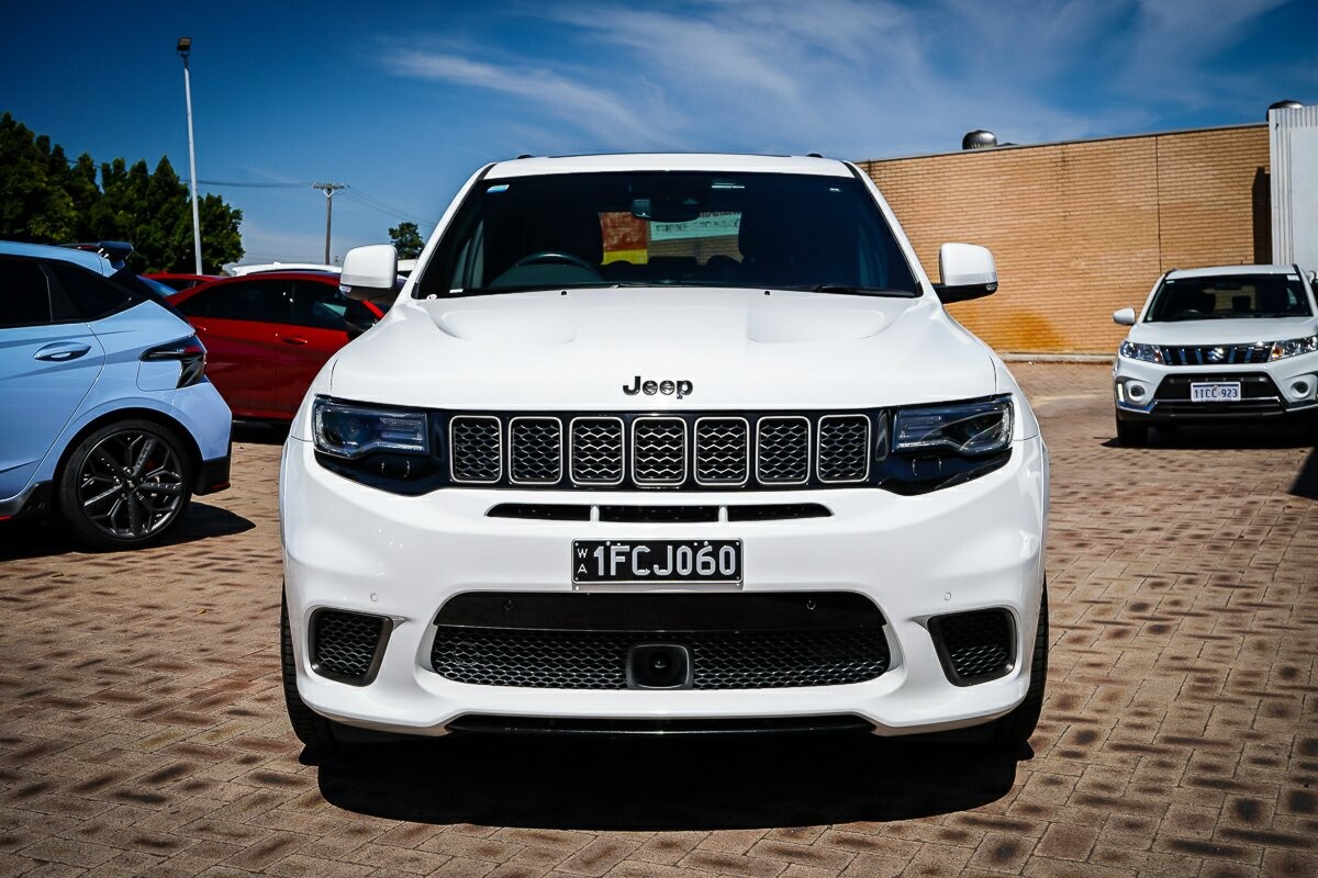 Jeep Grand Cherokee image 4