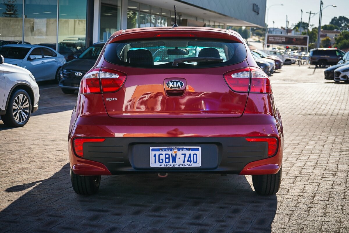 Kia Rio image 4
