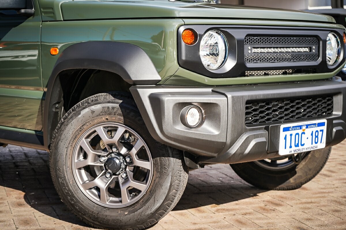 Suzuki Jimny image 2
