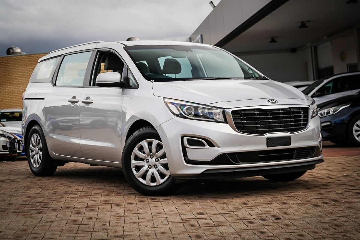 Kia Carnival image 1