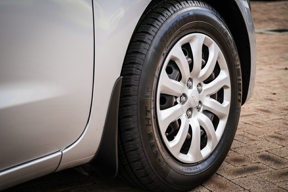 Kia Carnival image 3