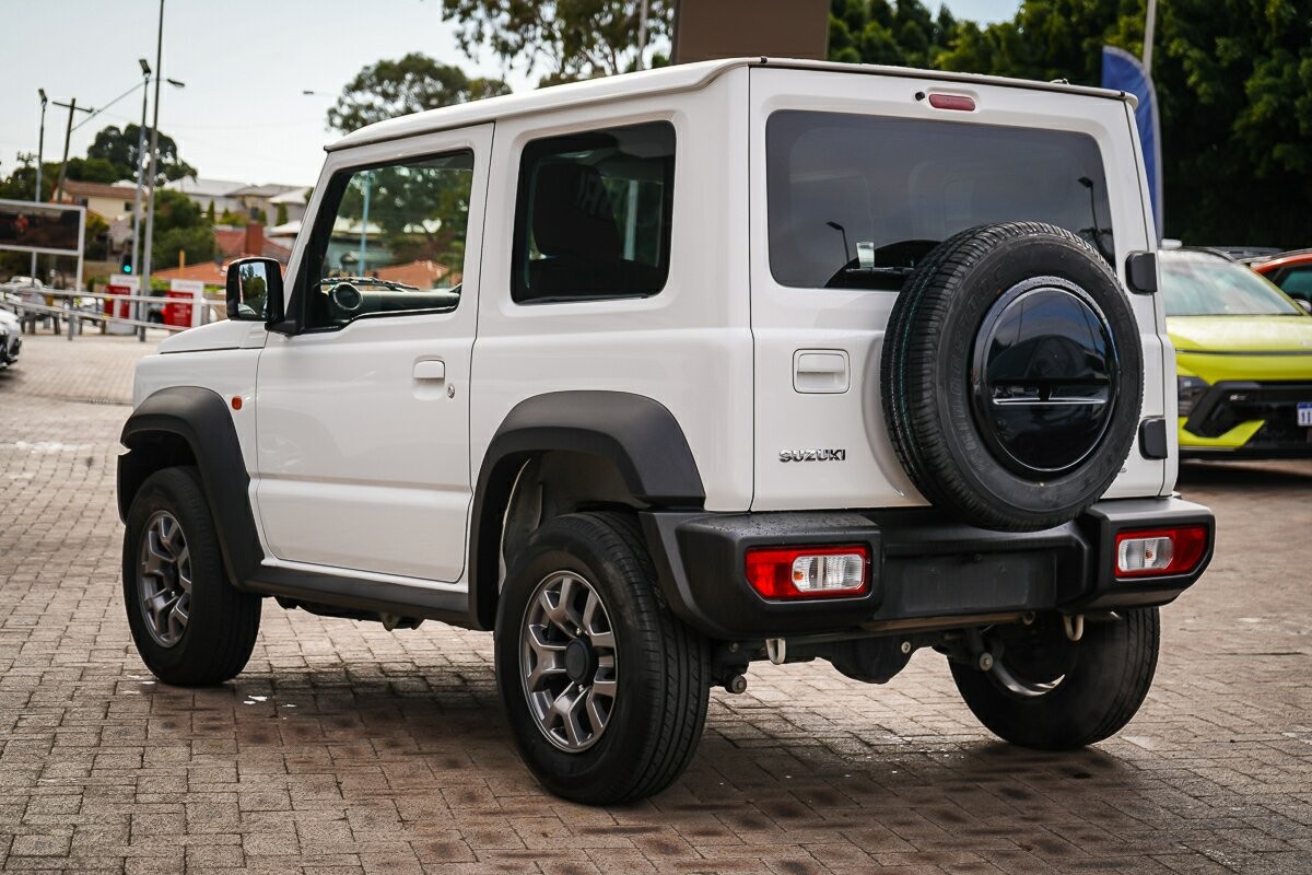 Suzuki Jimny image 4