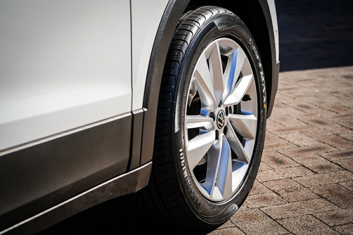 Volkswagen T-cross image 3