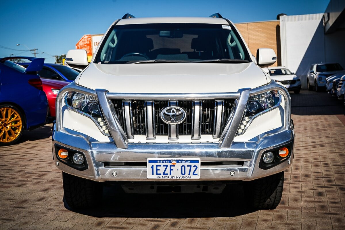 Toyota Landcruiser Prado image 4