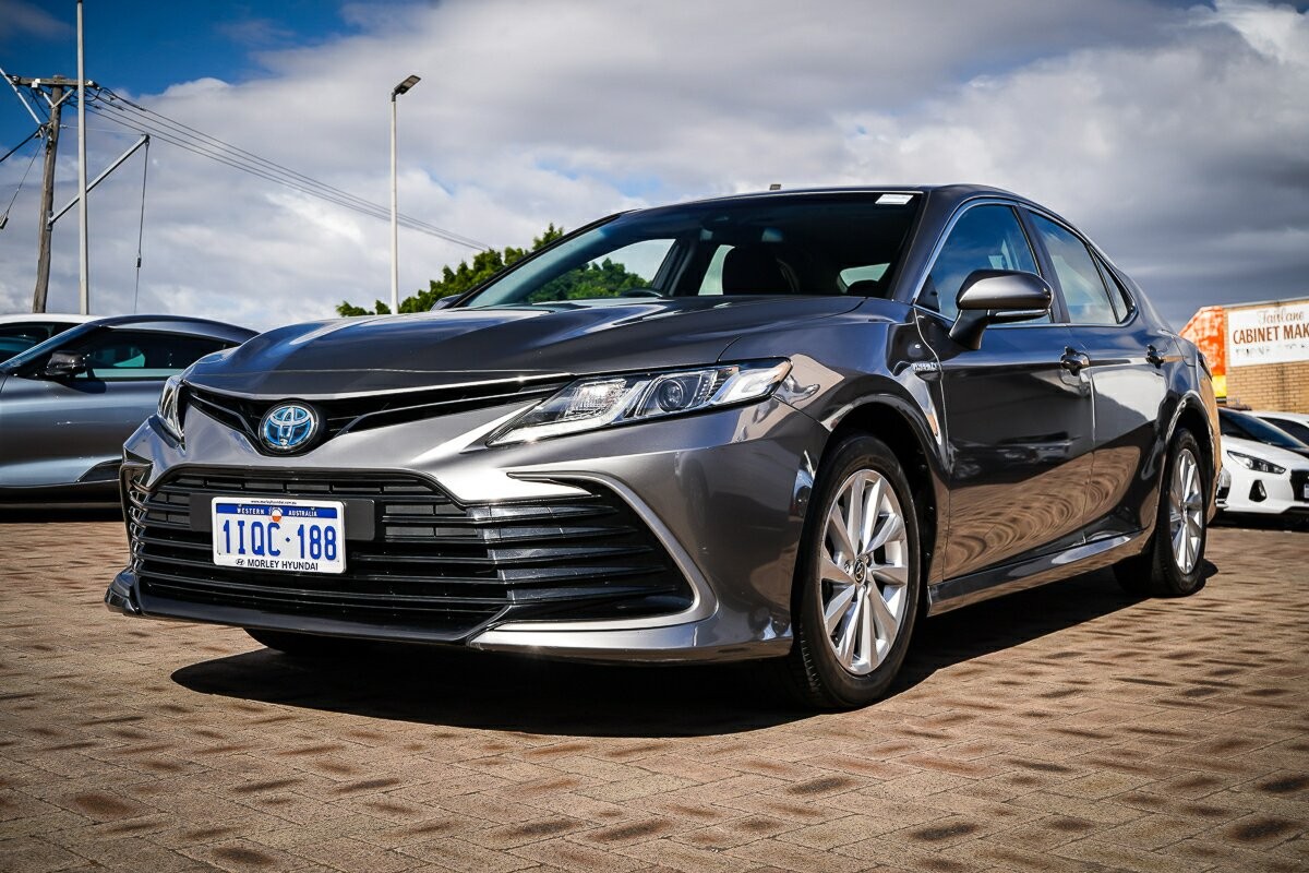 Toyota Camry image 4